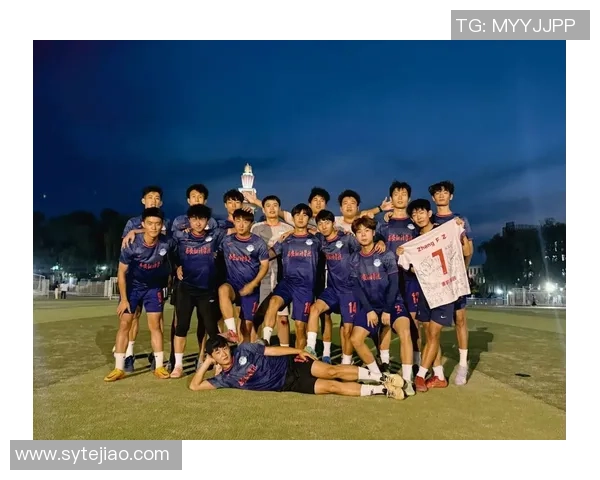 足球明星合影时的各种手势解析与示范大全 足球明星合影时的各种手势解析与示范大全