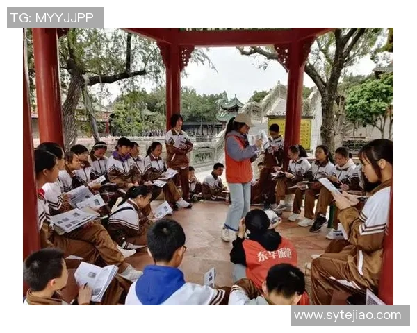 吴丽独家揭秘足球技巧与心得分享助你提升球技与战术理解